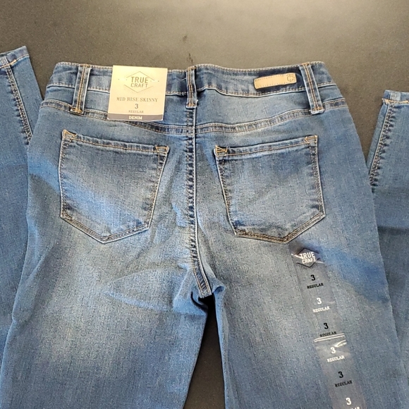 Jeans - Picture 2 of 3